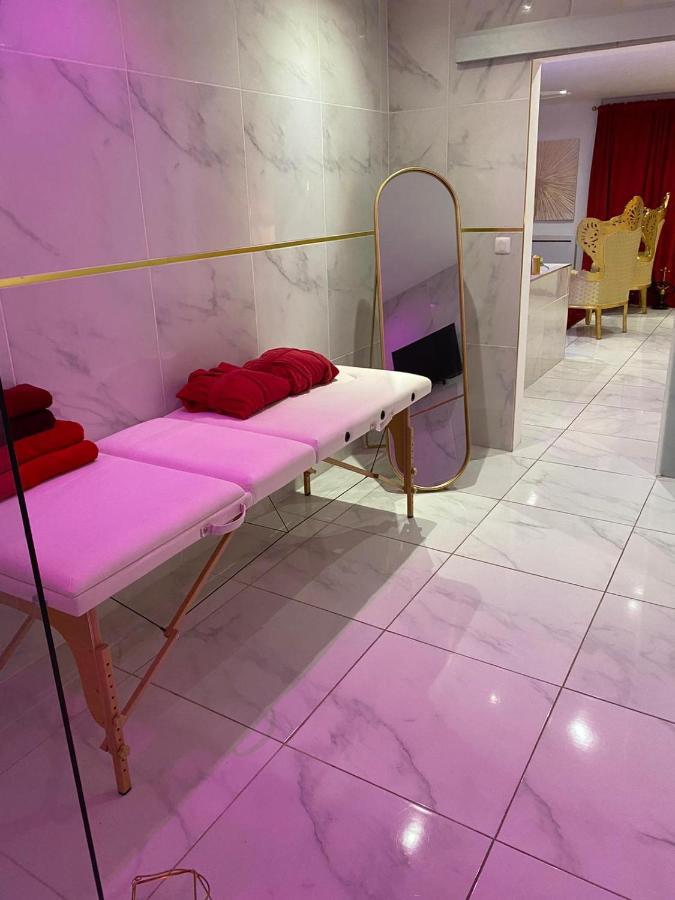 Romantique Avec Jaccuzy A La Gare De *