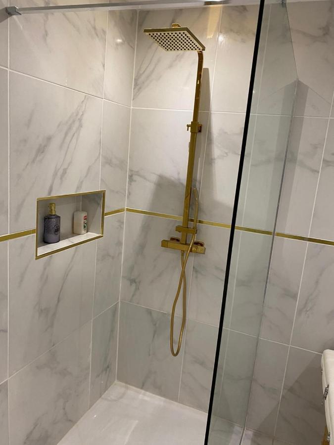 Romantique Avec Jaccuzy A La Gare De Appartement