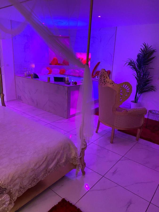 Romantique Avec Jaccuzy A La Gare De * Montpellier