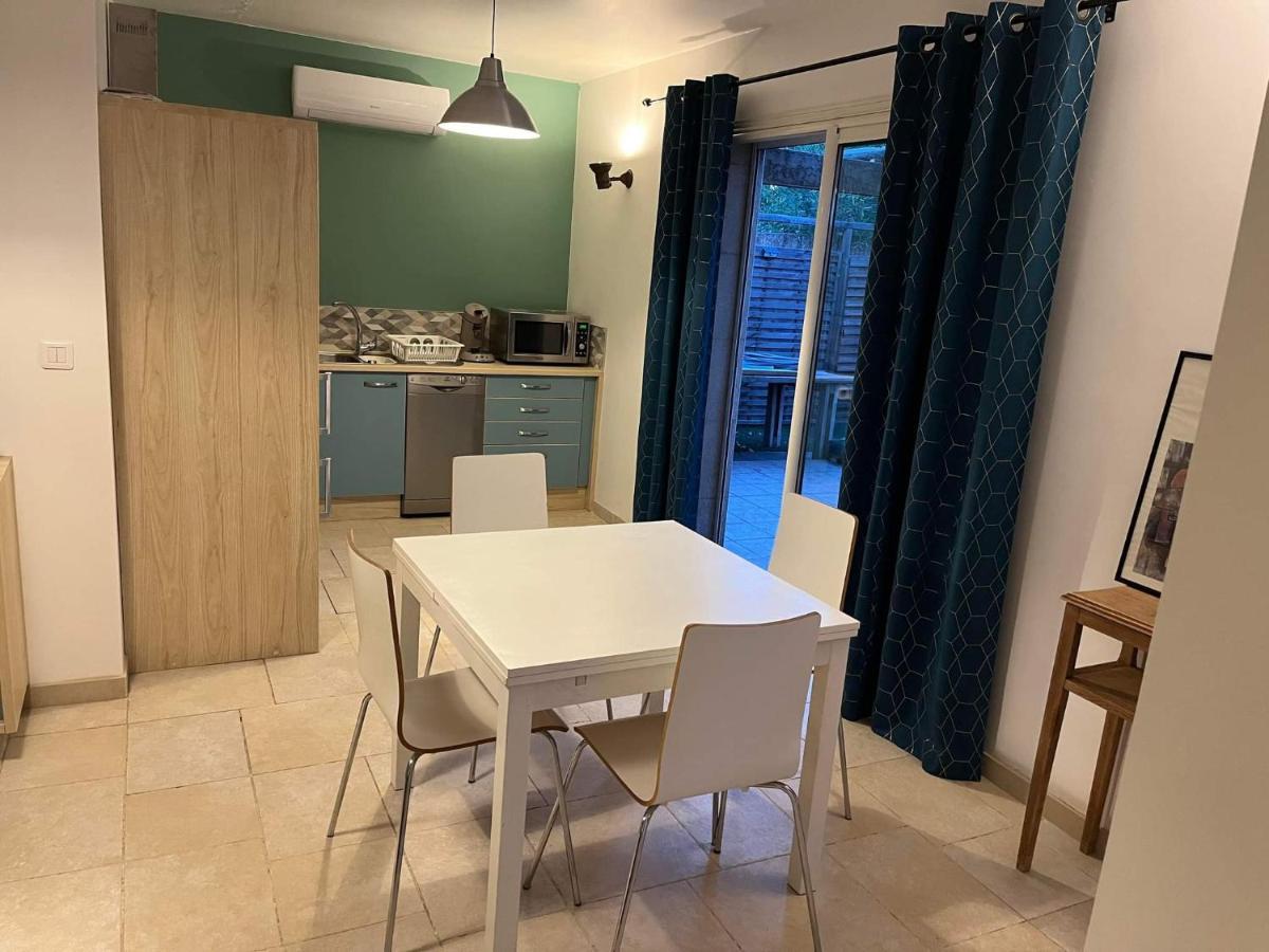 Vakantiehuis Maison De Plein Pied Divisee En 2 F3 Independant, Situe A Jacou, A 15km Des Plages, 5km De Centre, Attention Le Tarif Propose Est Pour Un Si Vous Souhaitez Louer Les 2 Reservez 2 Hebergements