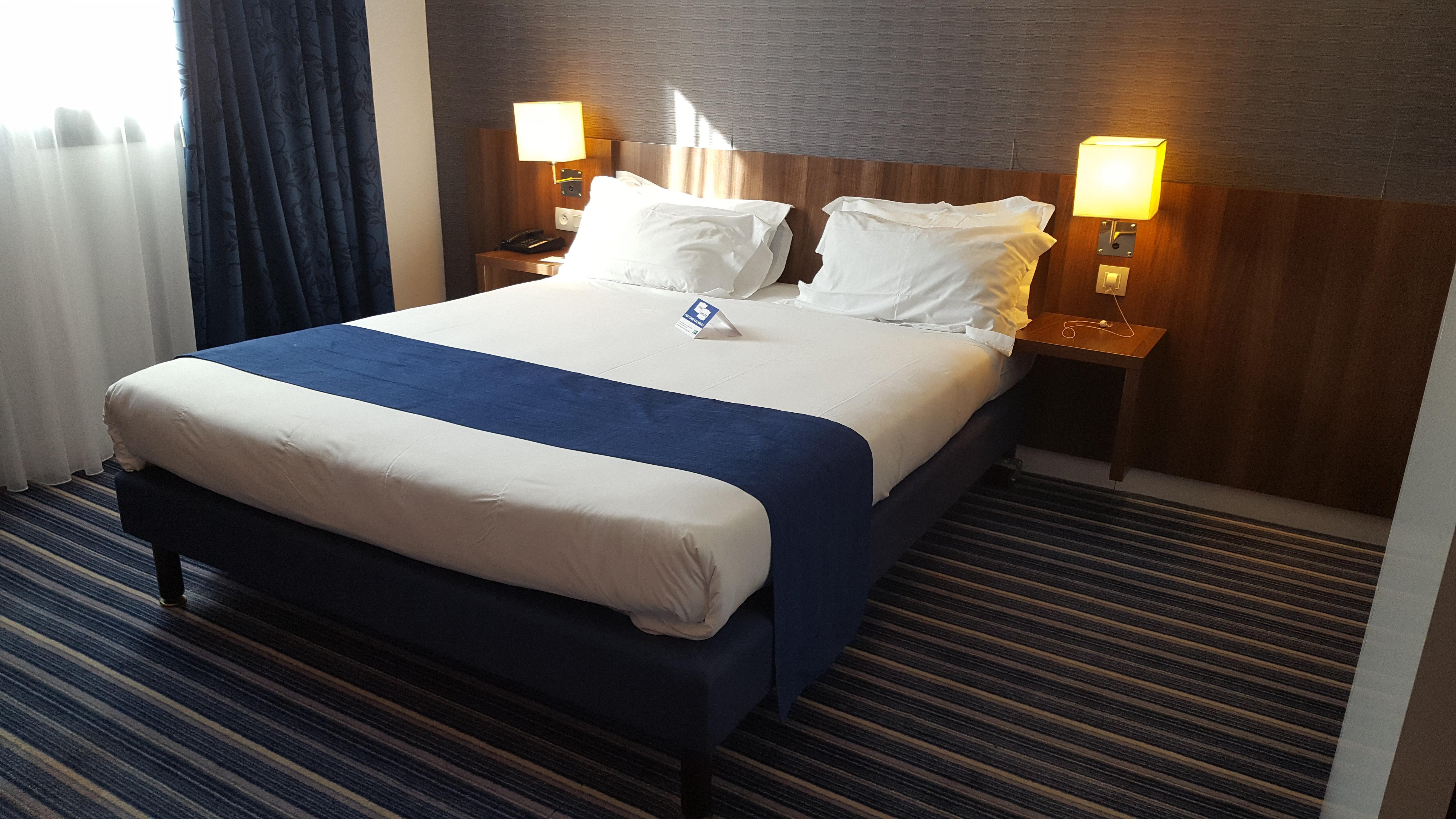 Holiday Express - Odysseum By Ihg Hotel 3*