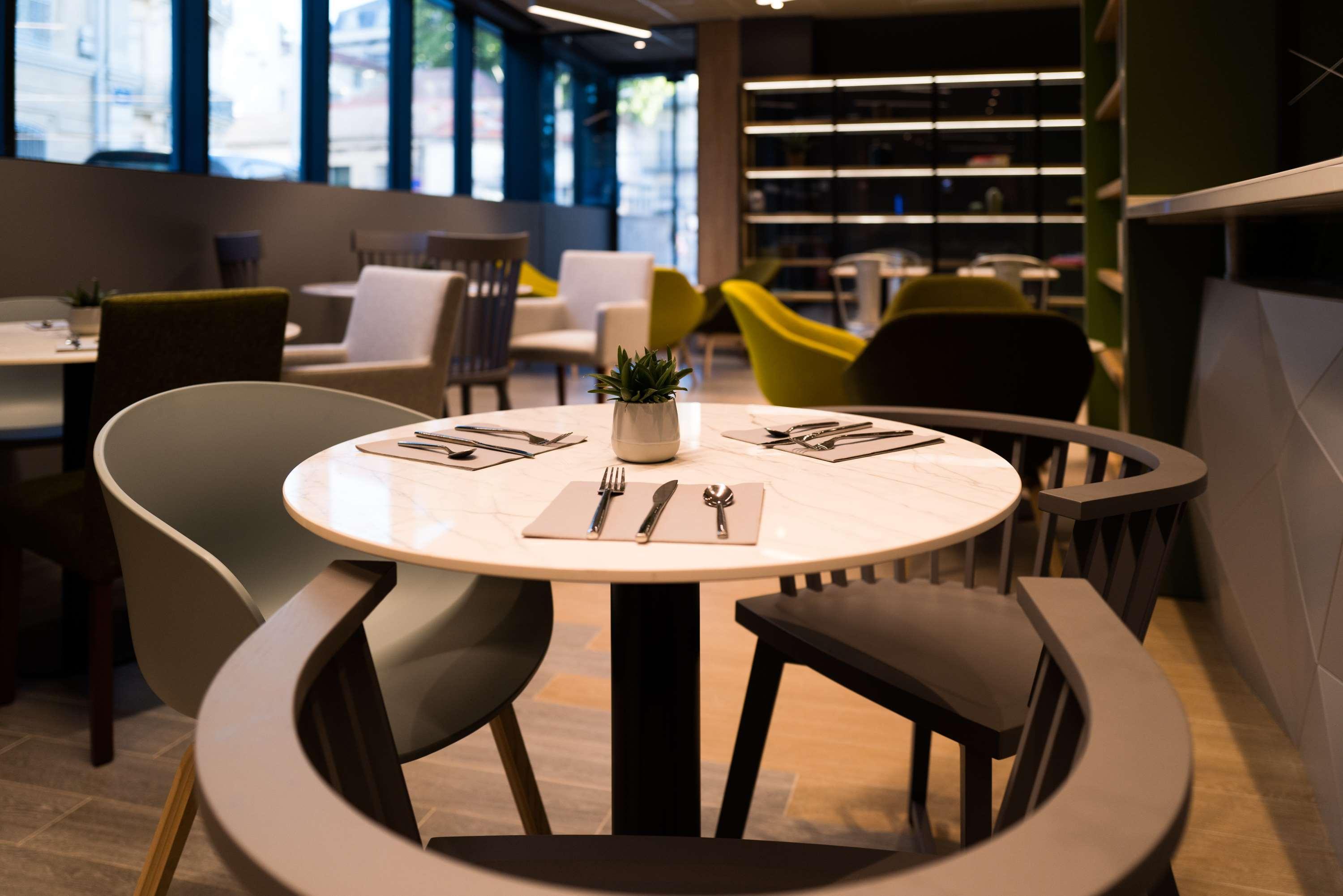 Hotel Campanile Centre St Roch 3*