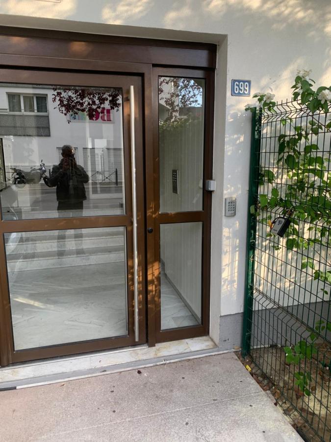 En Climatise Avec Parking Apartment