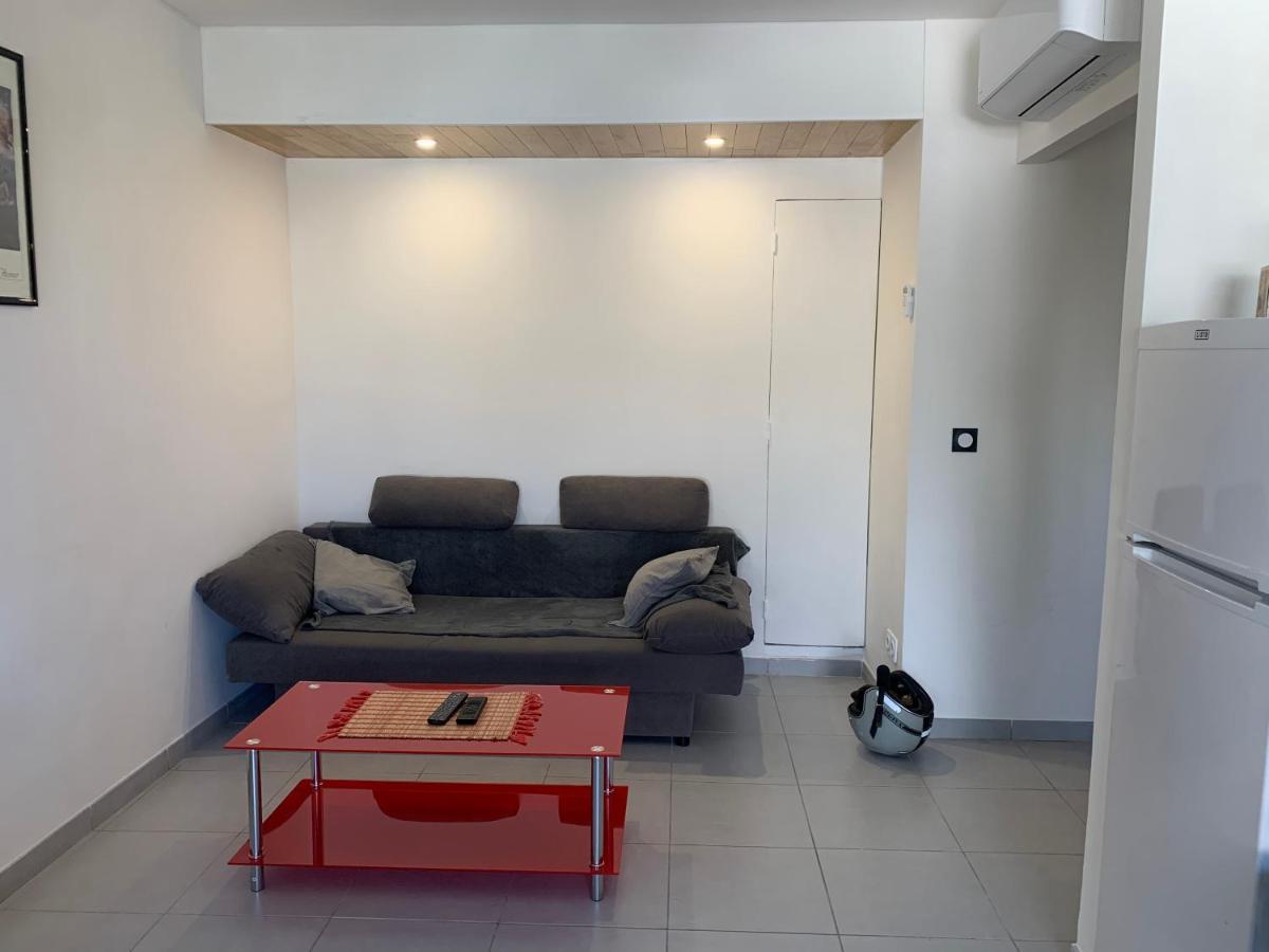 En Climatise Avec Parking Apartment *