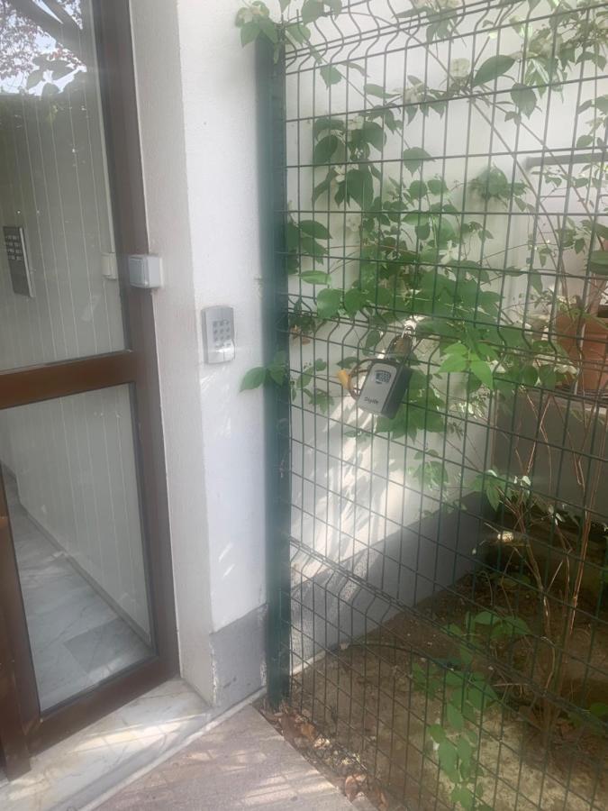 Apartment En Climatise Avec Parking *
