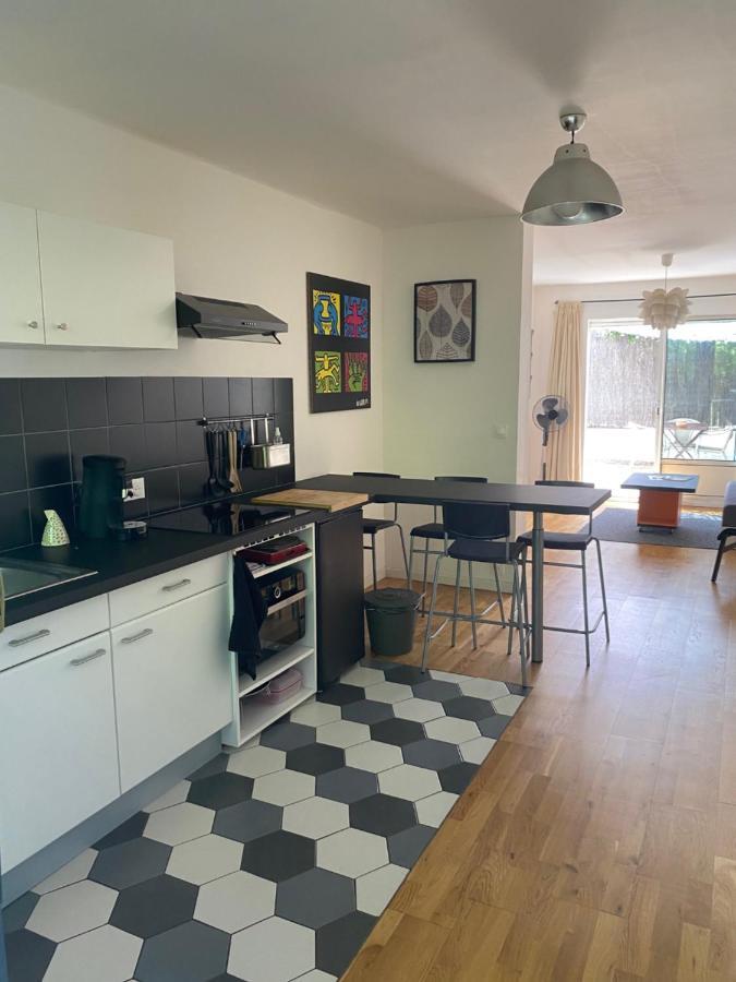 Grand Studio De 38m2 Et Cour Independante De 25m2 Dont Wifi Et Netflix