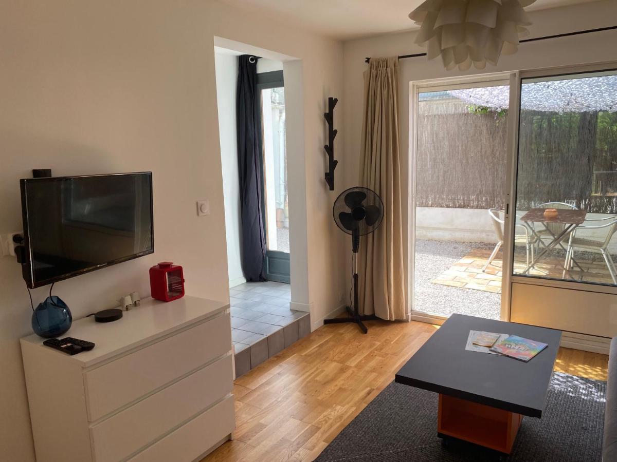 Grand Studio De 38m2 Et Cour Independante De 25m2 Dont Wifi Et Netflix Apartment