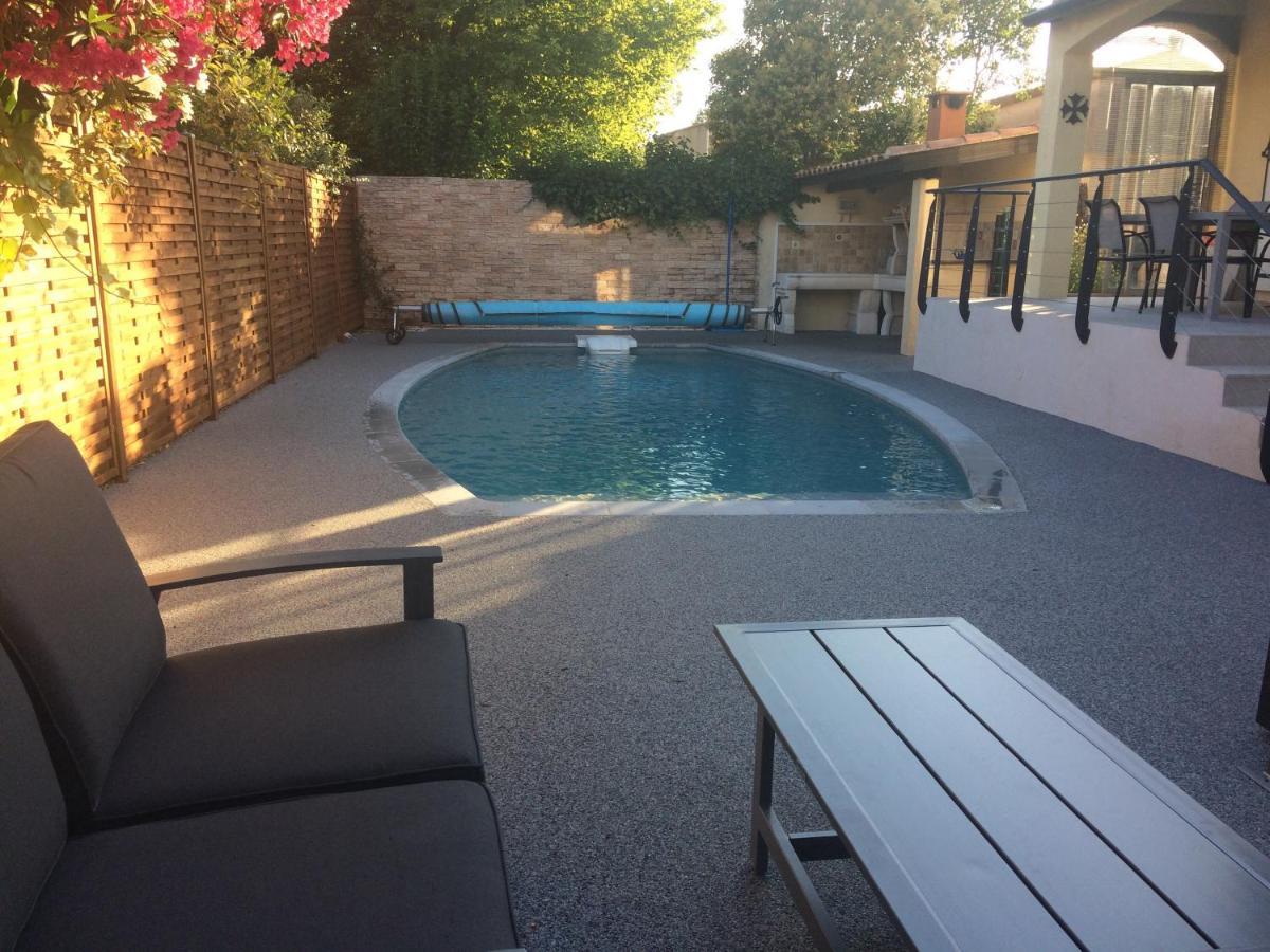 Jolie Villa, Piscine, 10min Centre Ville, Wifi Villa