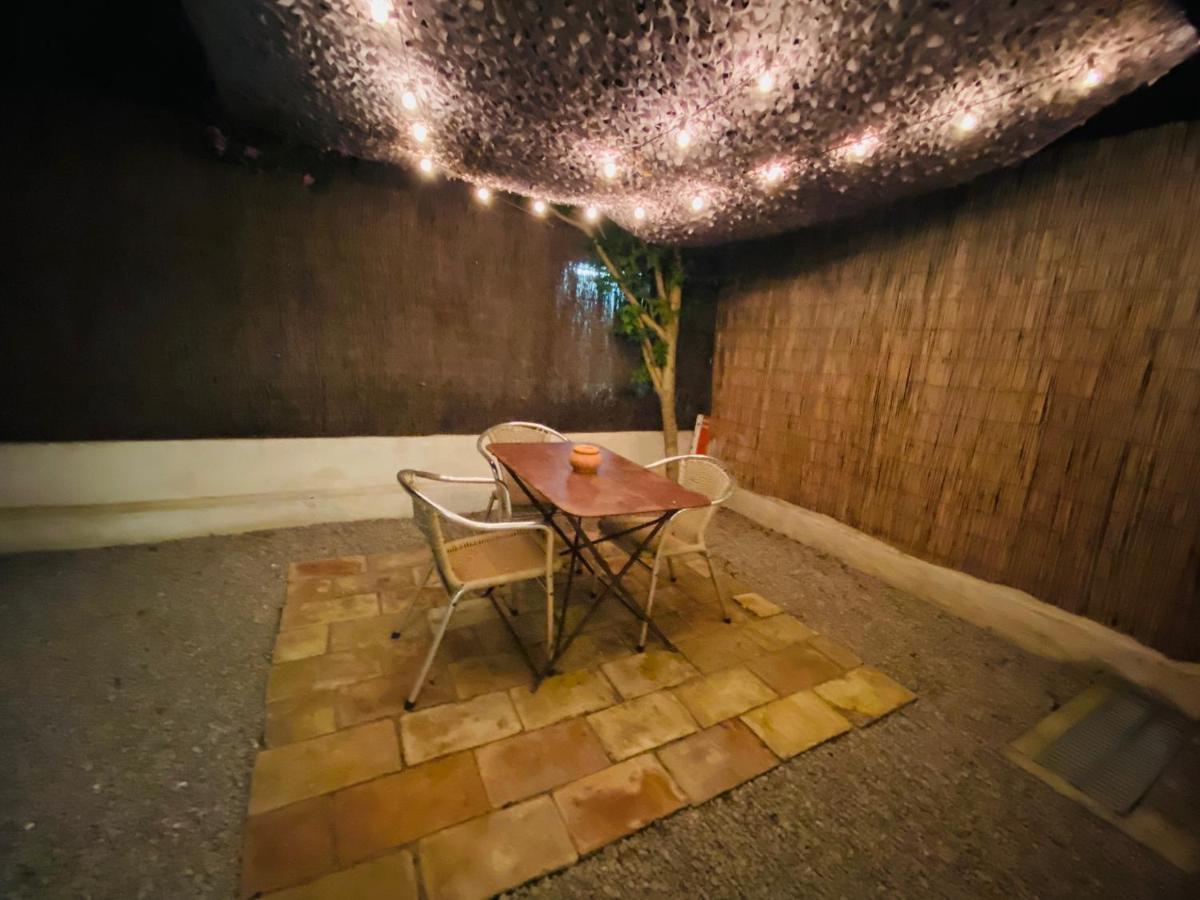 Apartment Grand Studio De 38m2 Et Cour Independante De 25m2 Dont Wifi Et Netflix