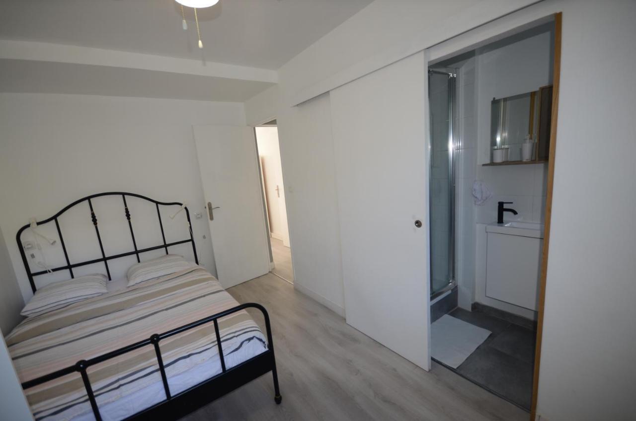 Superbe 8 Personnes 2 2 Salles De Bain Wifi Netflix Et Parking Gratuit Apartment