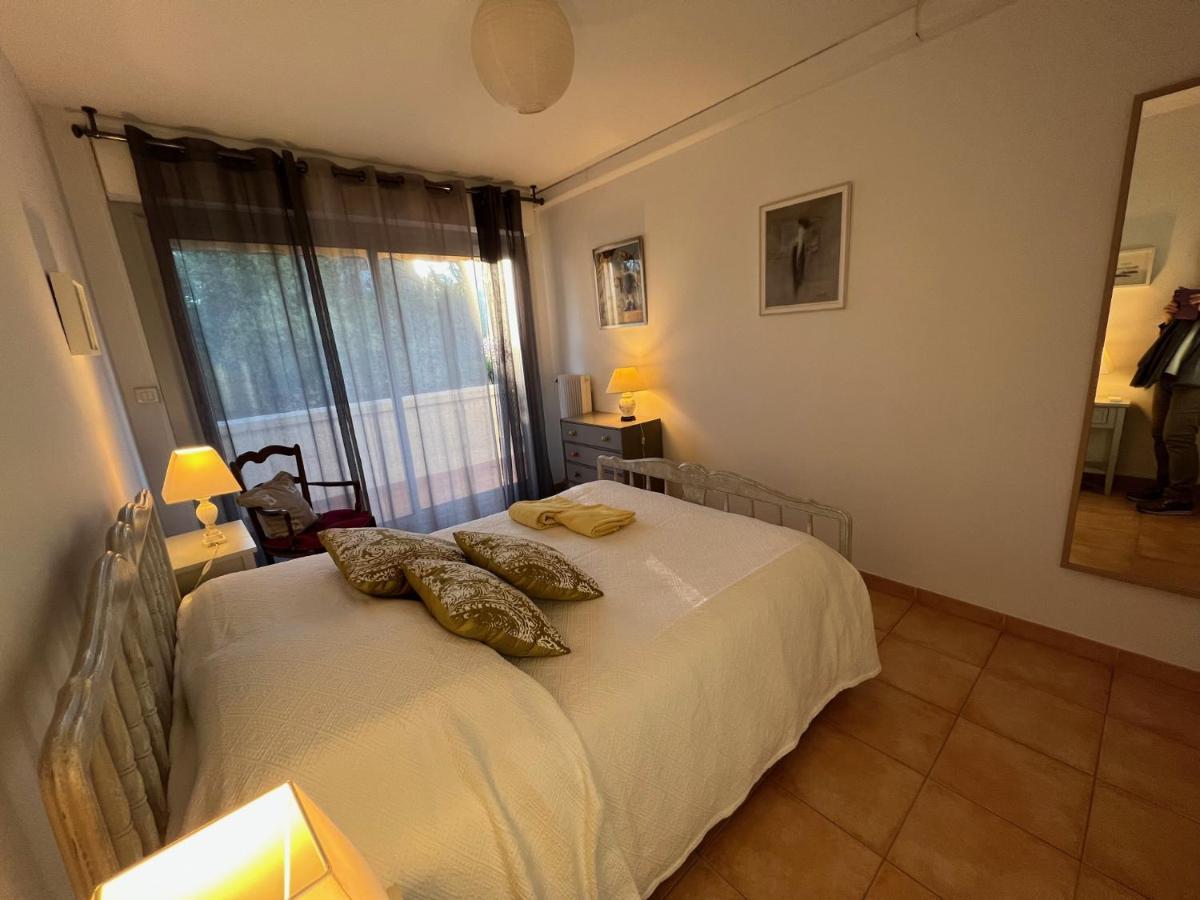 Les Collines D'estanove, Charming, Bright, Calm Place With Pool