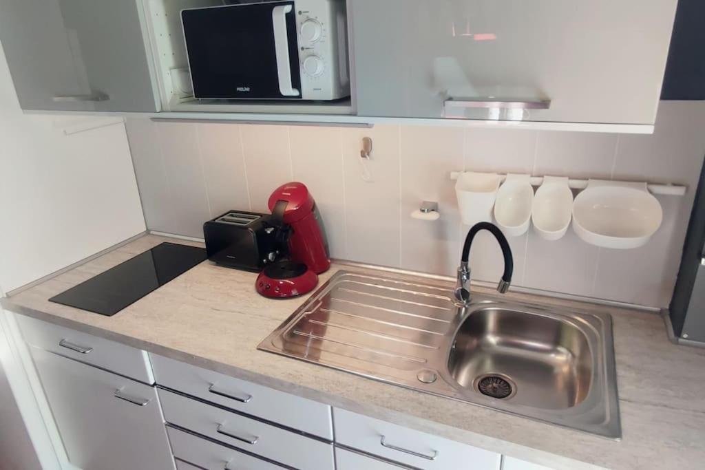 T2 Climatise Proche Du Tramway 3 Et Centre Commercial Apartamento
