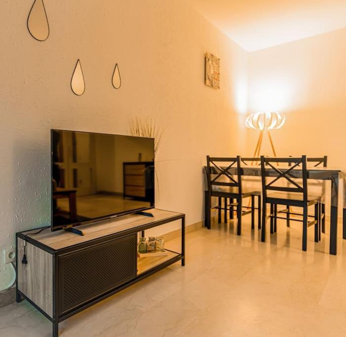 Apartment * Le St-eloi *1 Chambre, Parking, Wifi, Jardin* *