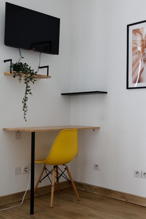 Apartment Sleep In Montpellier, Albert, Centre, Gare, 4 Ch, Tram L1, 2, 3 & 4 *
