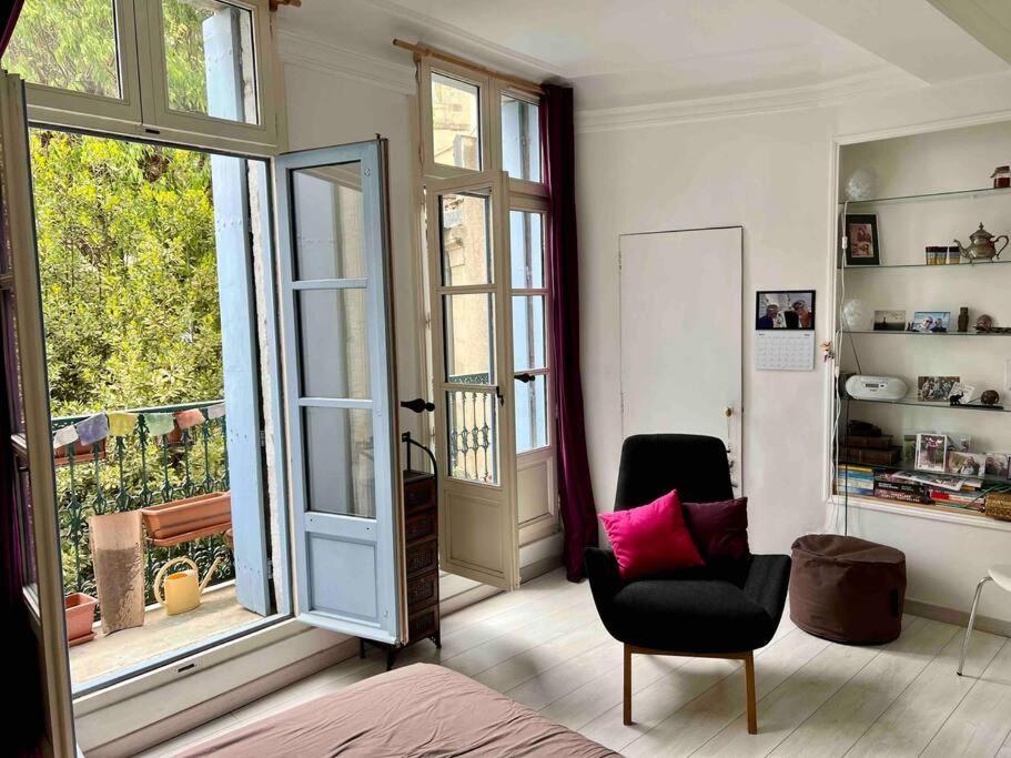La Petite Maison Aux Volets Bleu -
