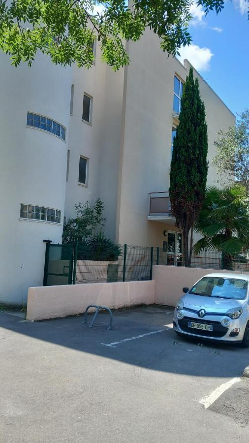 Studio La Boheme Wifi ,fibre, Garage Prive, Jardinet. Rdc. Tram L1 A 400 M Apartamento *