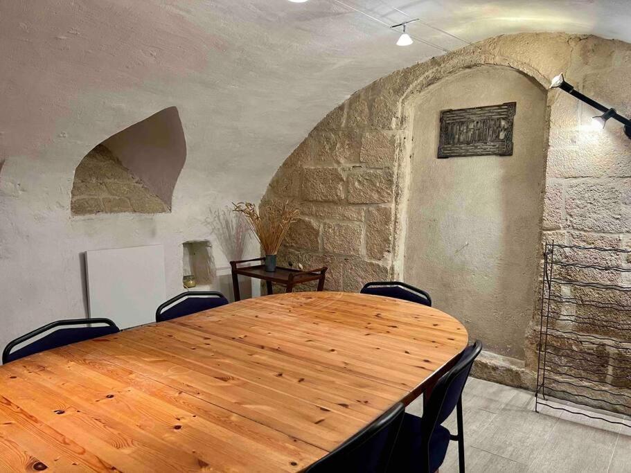 La Petite Maison Aux Volets Bleu - *