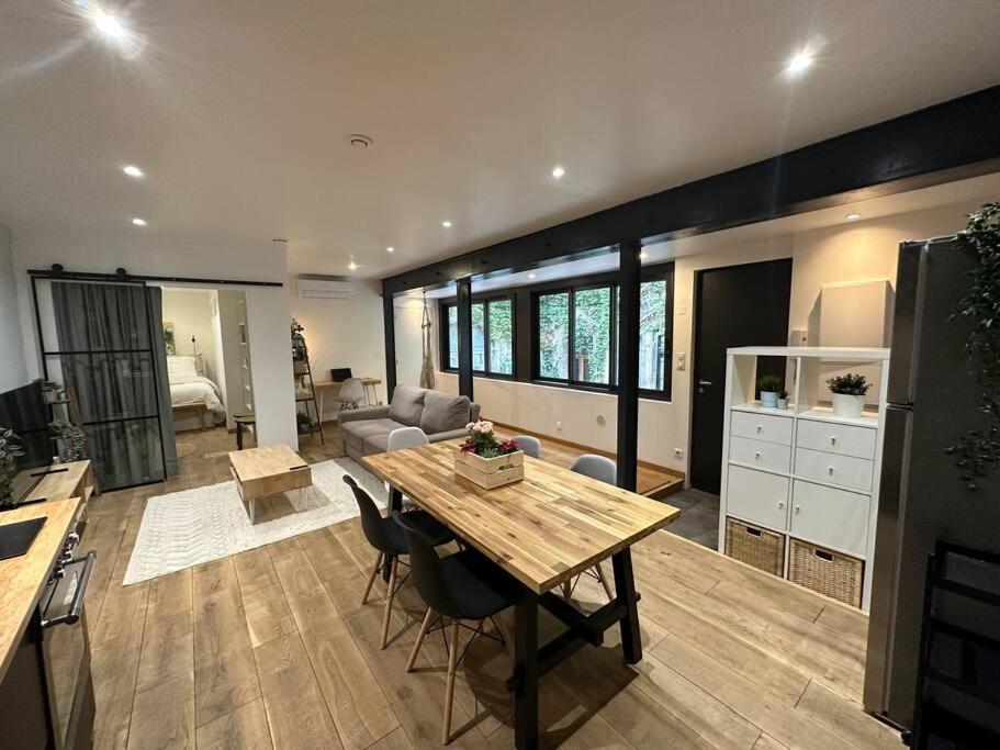 Appartement T3 Style Loft, Au Calme, Plein Centre Et Climatise *