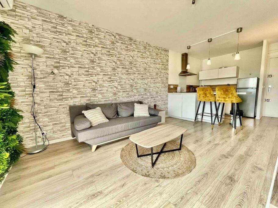 Jolie T2 40m2 Hopitaux Avec Terrasse Et Parking *