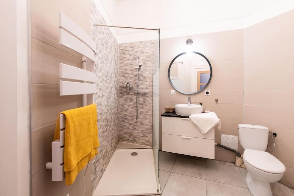 Grand Sur La Comedie Apartment