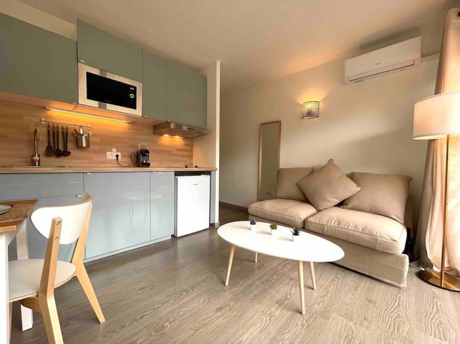 Beaux Arts Avec Clim Et Terrasse Appartement Montpellier