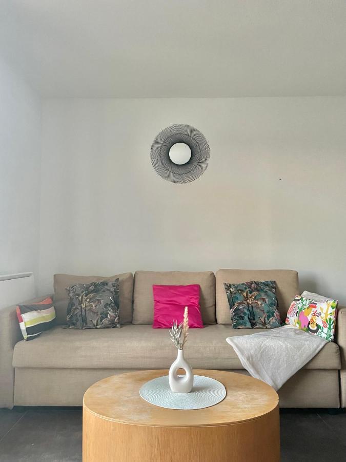 Magnifique T3 Quartier Près D’arènes Tram Au Pied De L’immeuble Appartement *