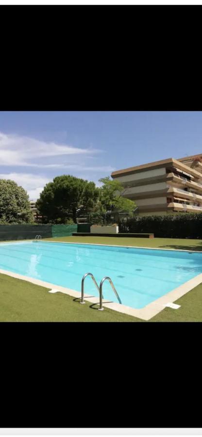 F3 Avec Jardin Et Piscine Appartement