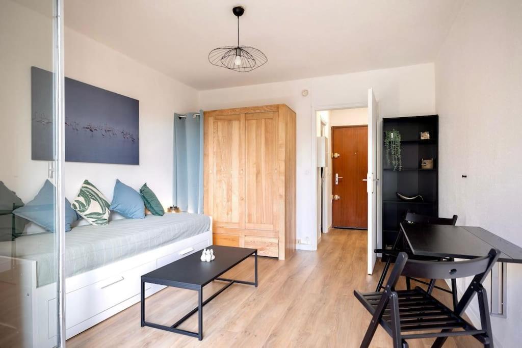 L'amarante, T1 Avec Terrasse, Beaux Arts Appartement *