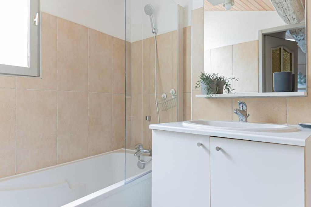 Appartement Le Cosy, T3 En Duplex, Climatise, Centre Historique Montpellier