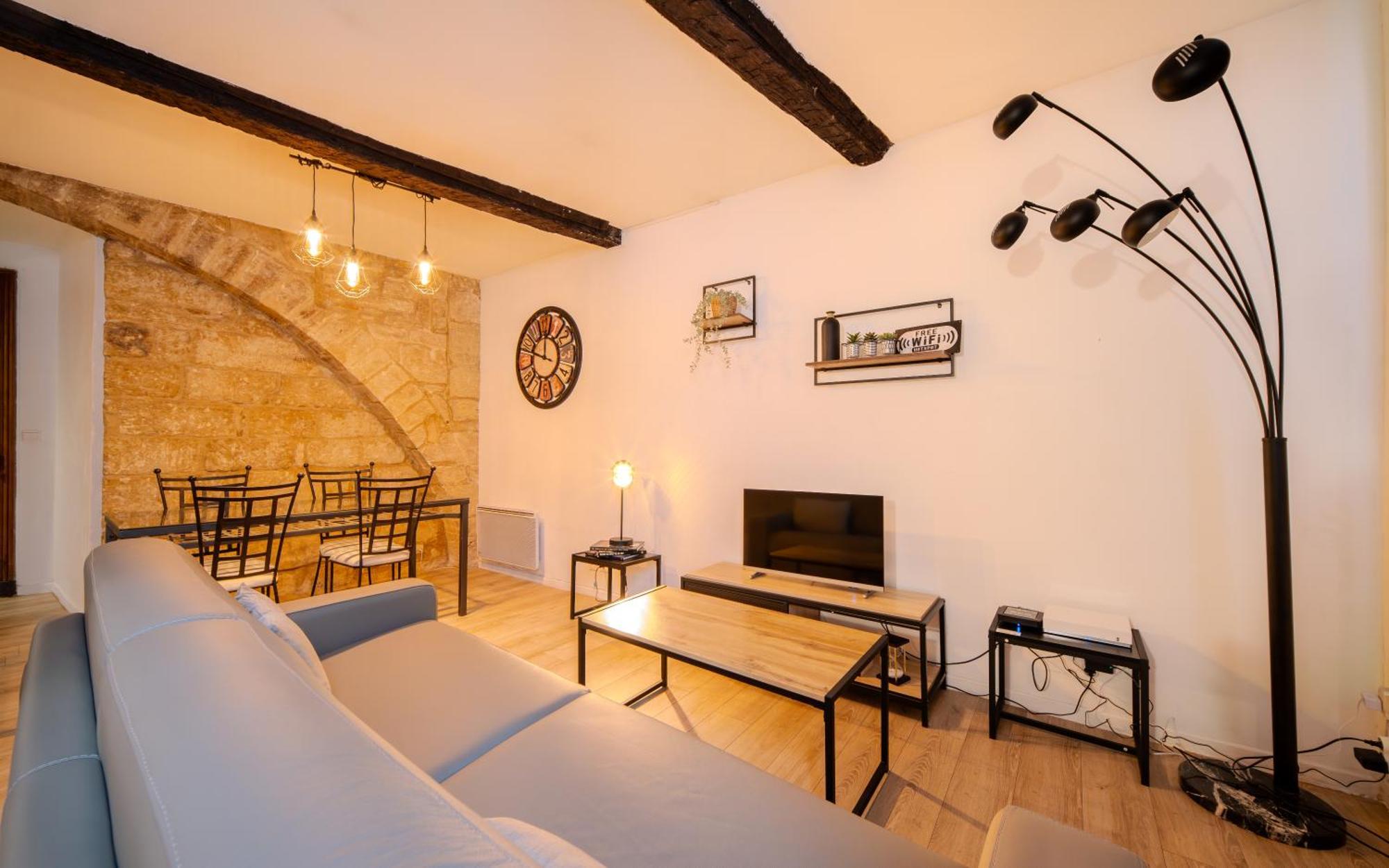 Appartement L'ecucentre Avec Parking Inclu - 600m De La Place De La Comedie - Climatisation *