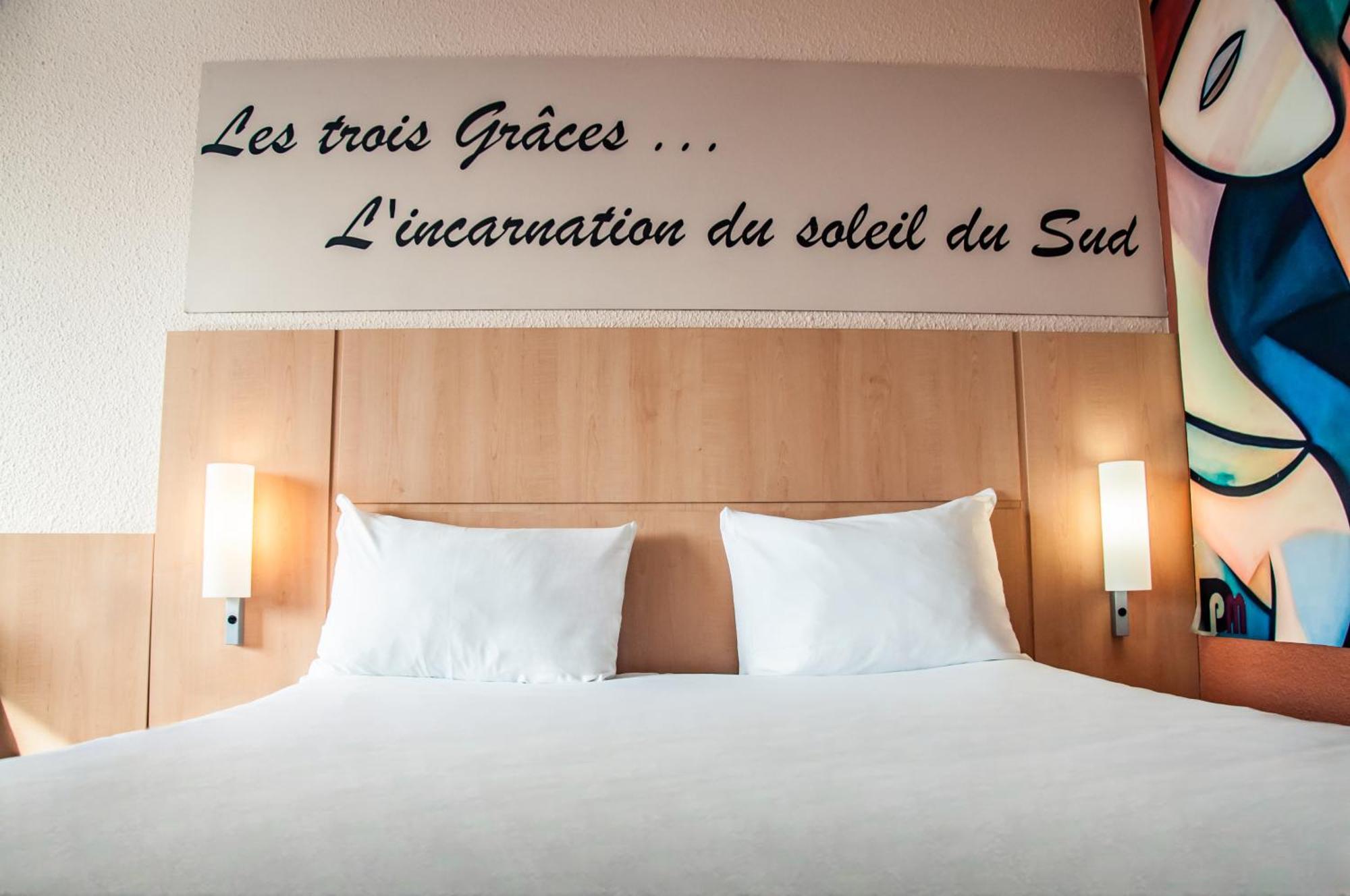 Ibis Centre Comedie Hotel 3*