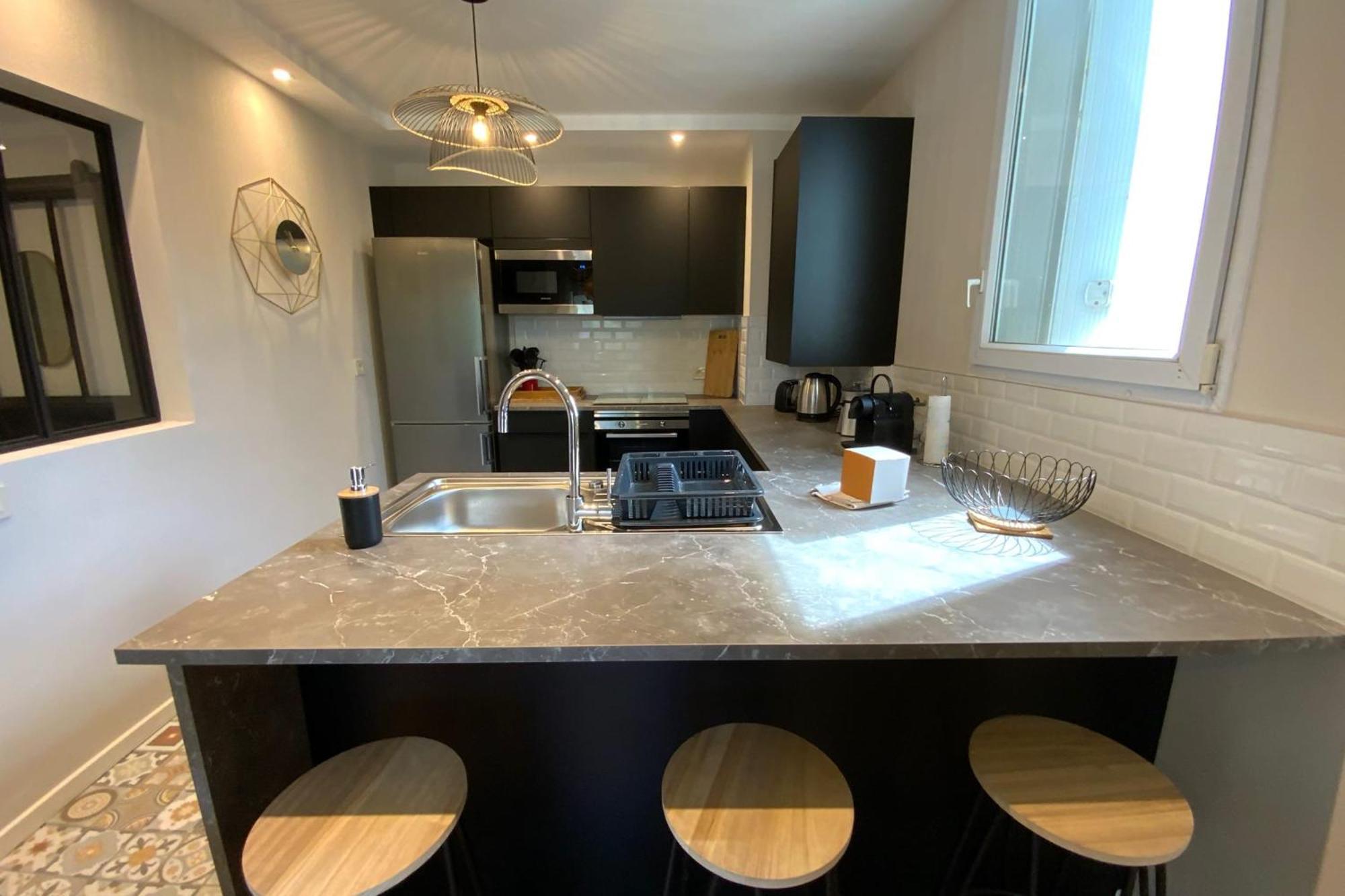 Aesthetics - 2 Bedrooms And Secure Parking! Vakantiehuis