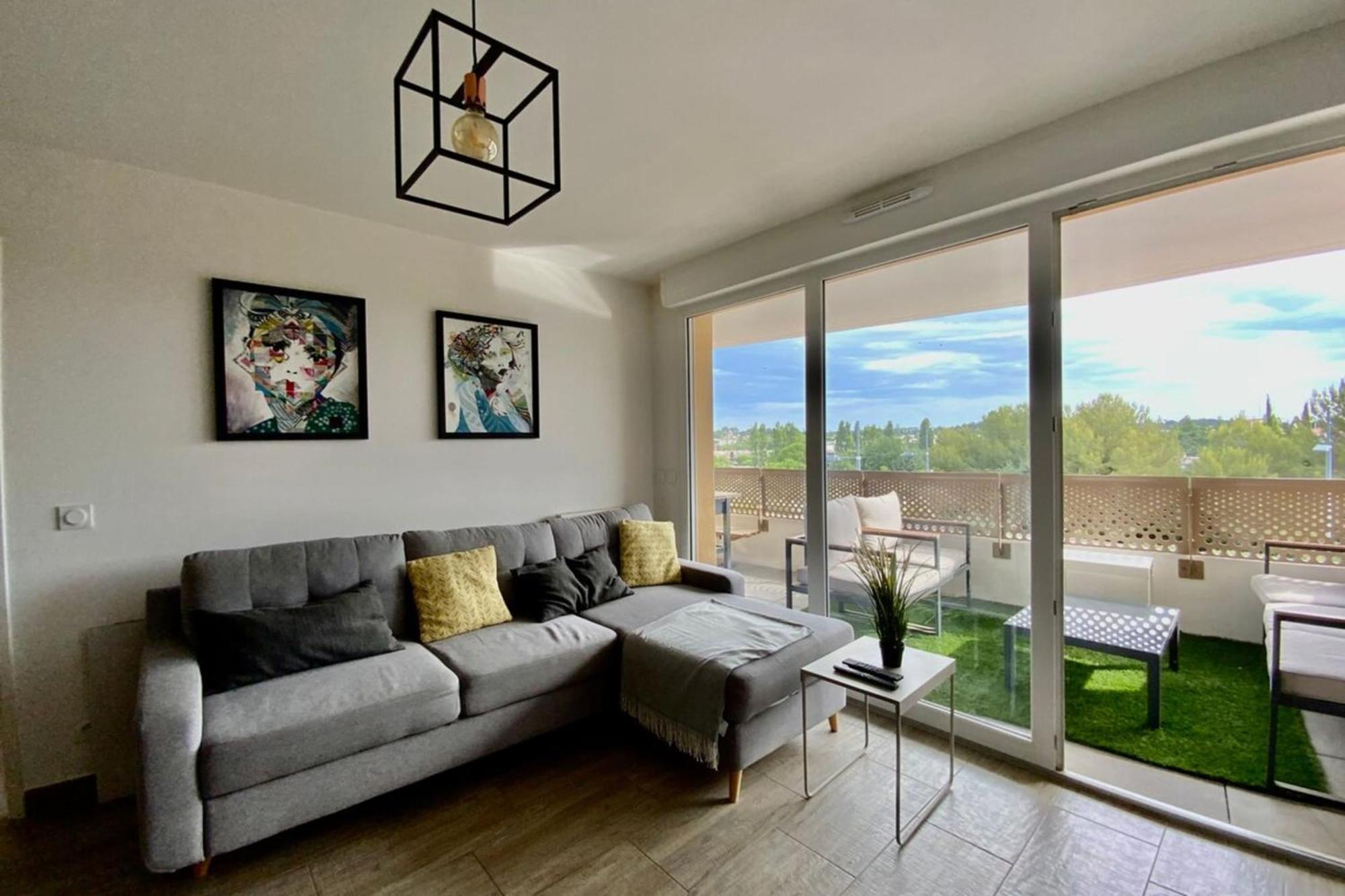 Le Strada- Modernité, Terrasse, Position Centrale Appartement