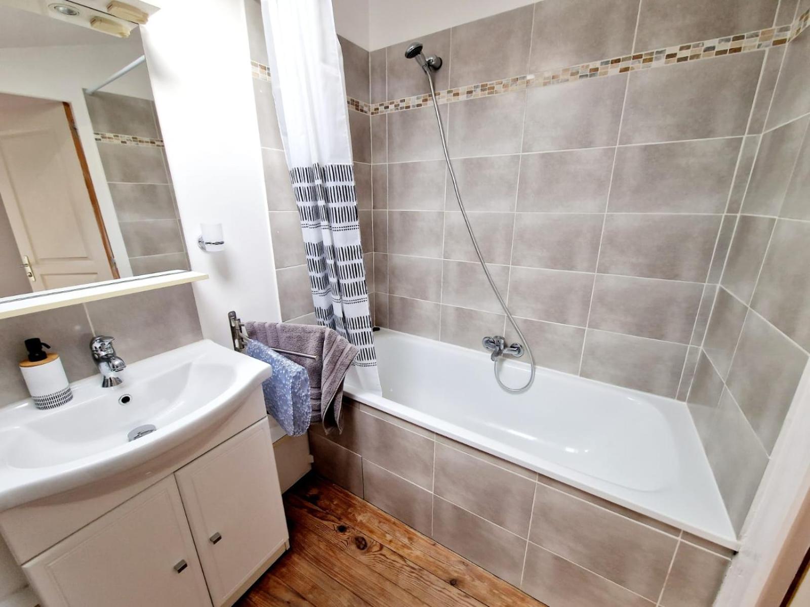 Nouveau - Maison Cozy 150m2 - 3 - Grand Salon - Clim - Wifi Fibre - Netflix - 5' Du Centre Et Gare - Cour Interieure - 15' Des Plages * Montpellier