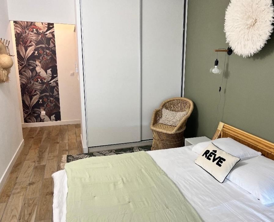 Face A L'arbre Blanc, Neuf Clim Parking Apartment