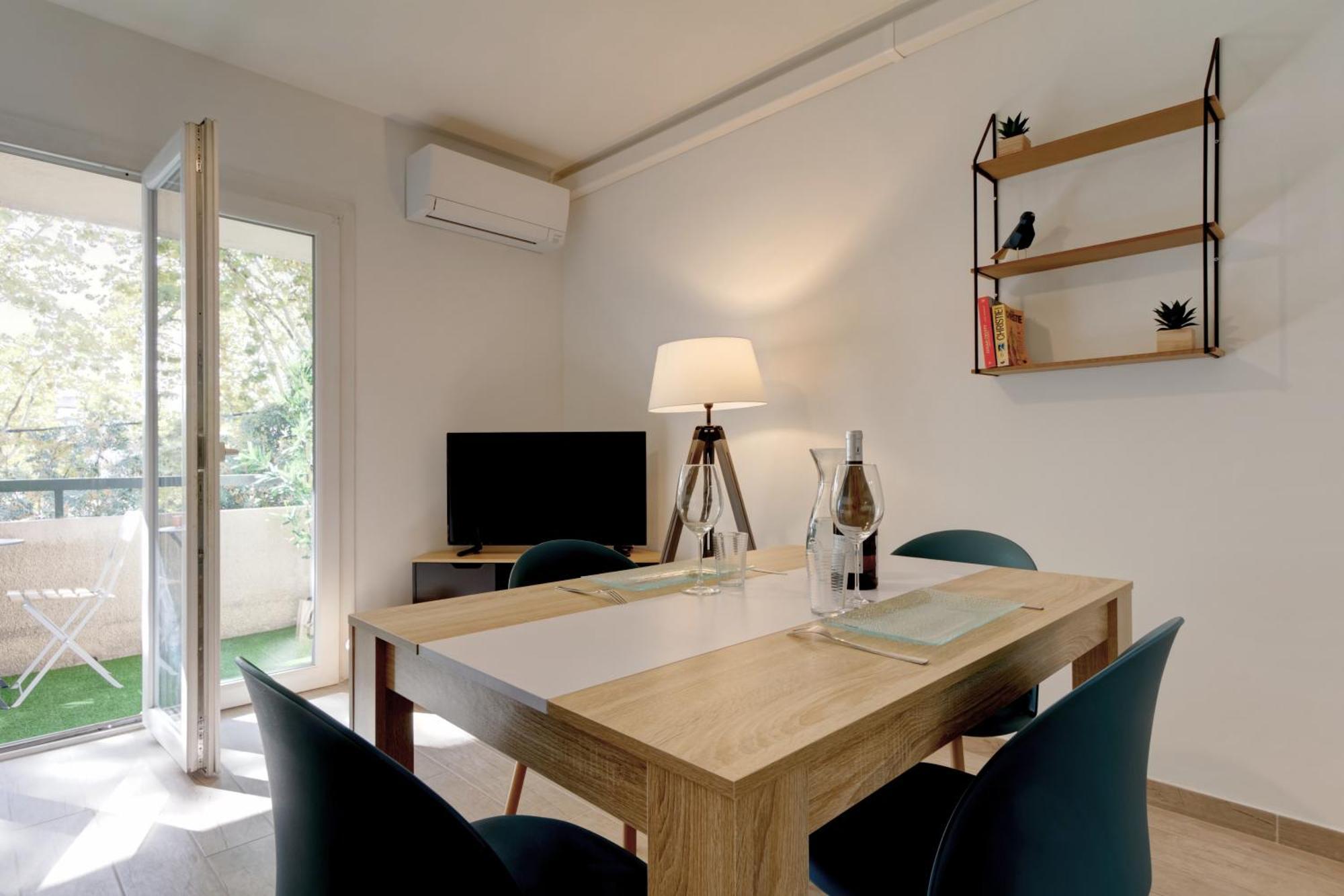 Apartment 028- Chu Hopital, 2chambres, Parking, Tram