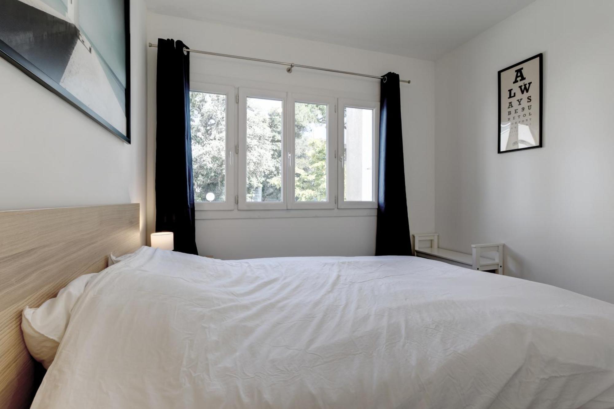 028- Chu Hopital, 2chambres, Parking, Tram Apartment
