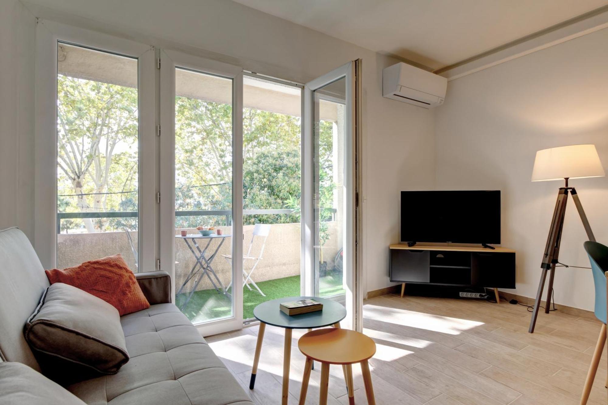 028- Chu Hopital, 2chambres, Parking, Tram *