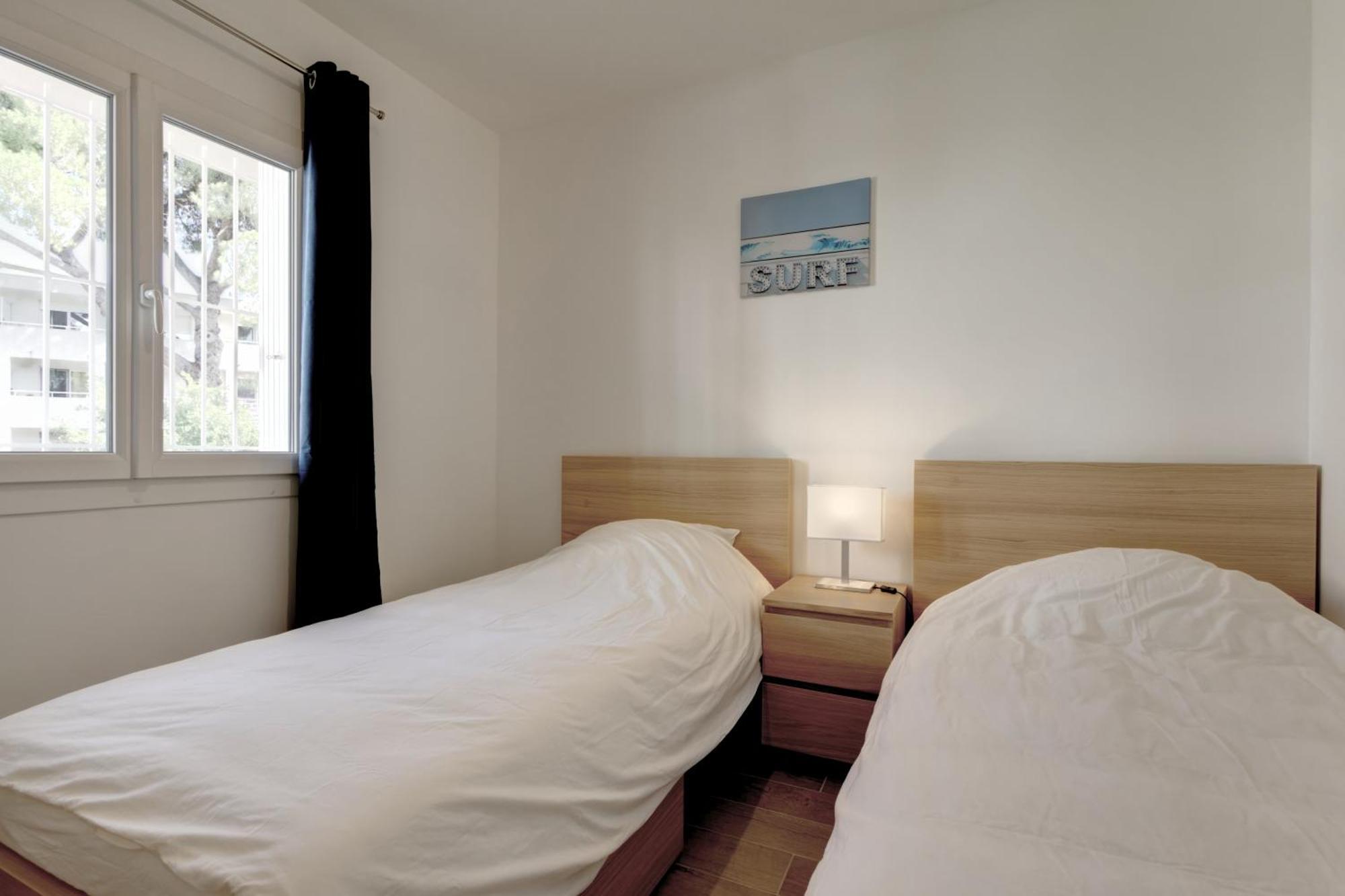 028- Chu Hopital, 2chambres, Parking, Tram