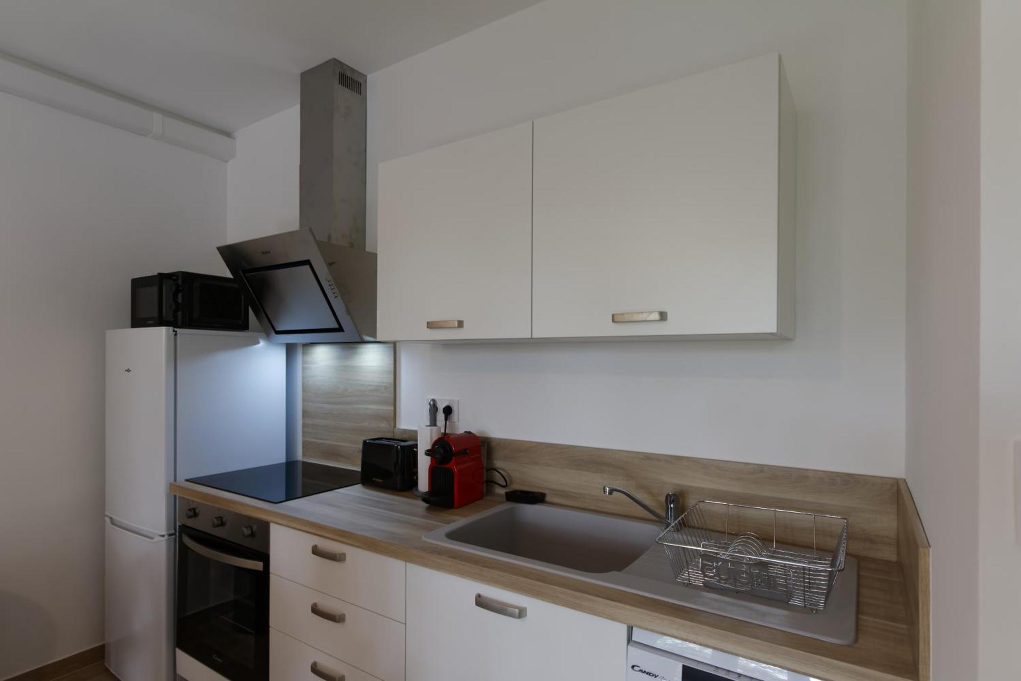 028- Chu Hopital, 2chambres, Parking, Tram Apartment