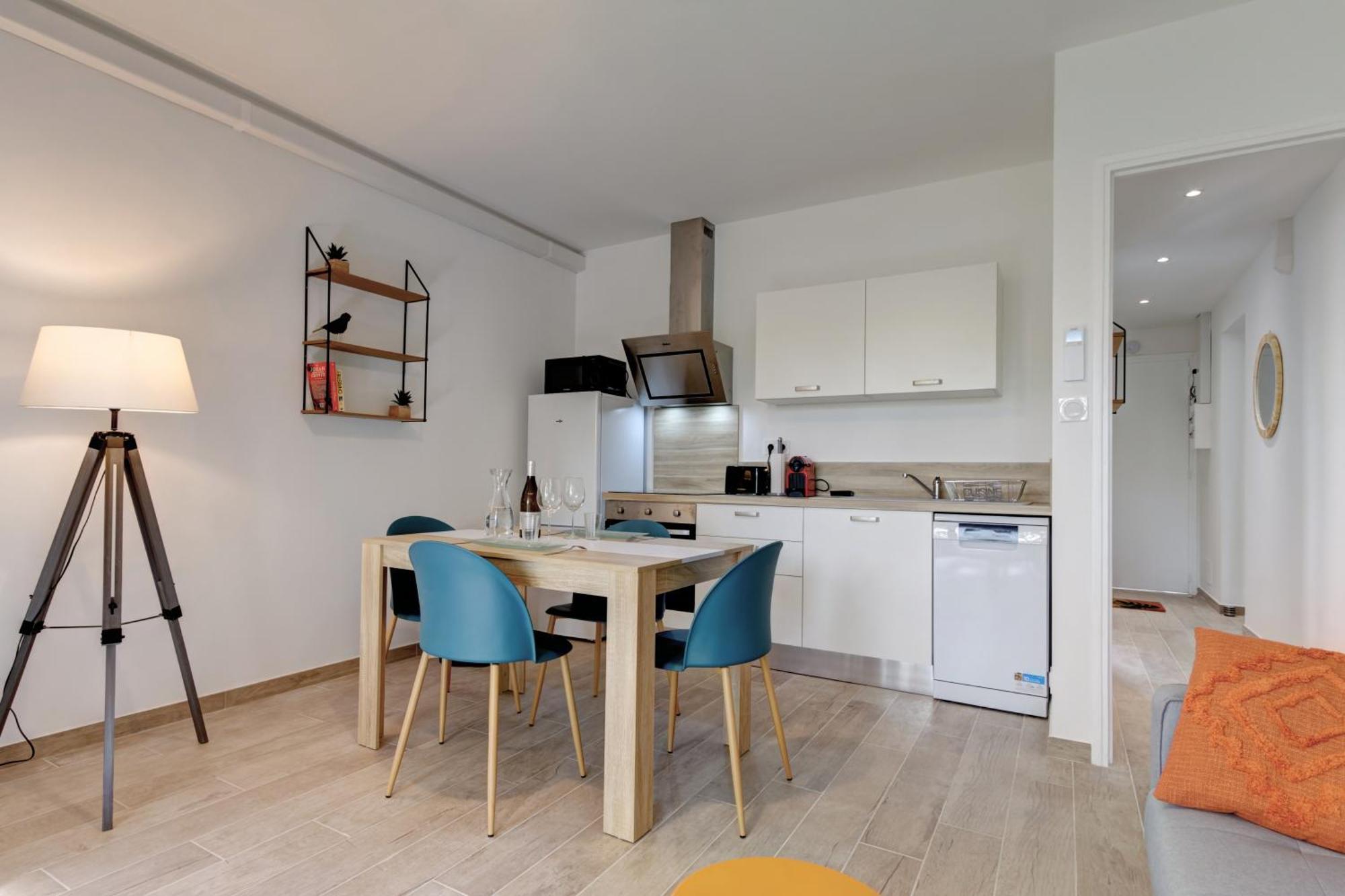 Apartment 028- Chu Hopital, 2chambres, Parking, Tram