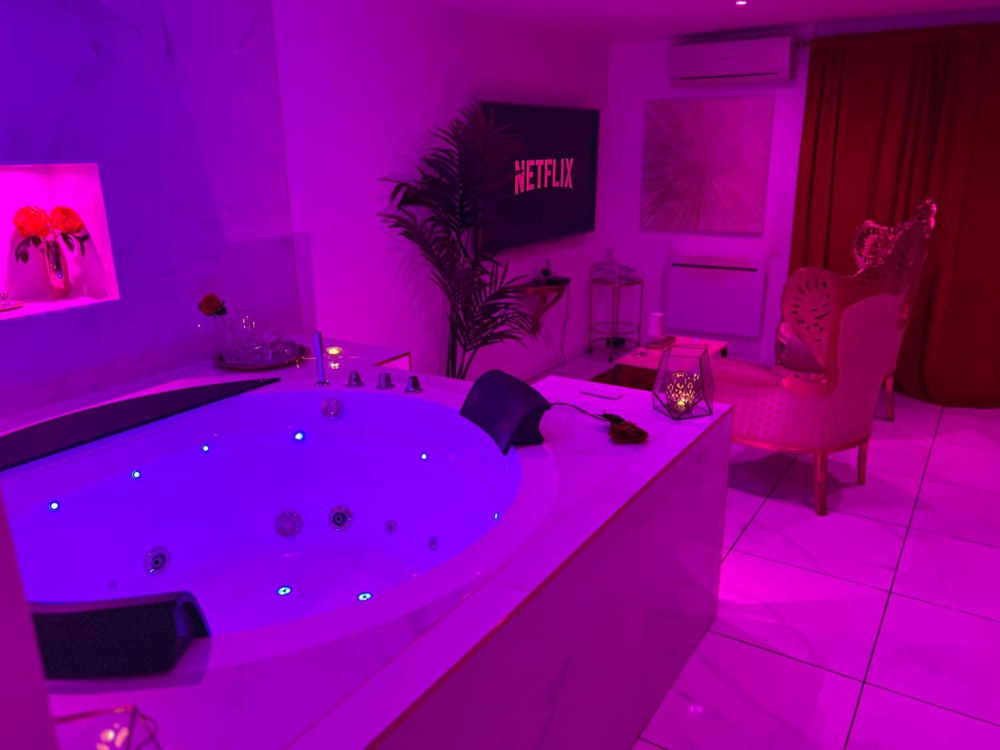 Romantique Avec Jaccuzy A La Gare De Appartement Montpellier