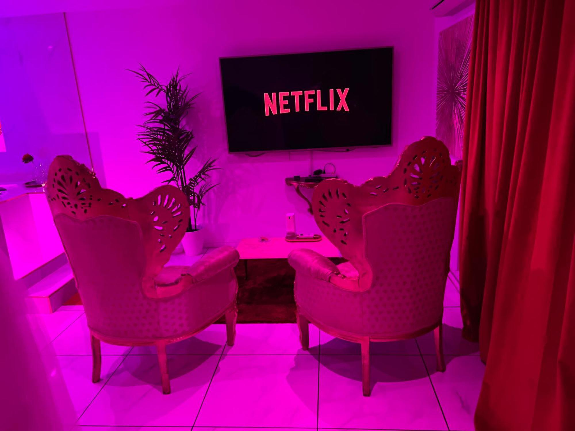 Romantique Avec Jaccuzy A La Gare De Appartement