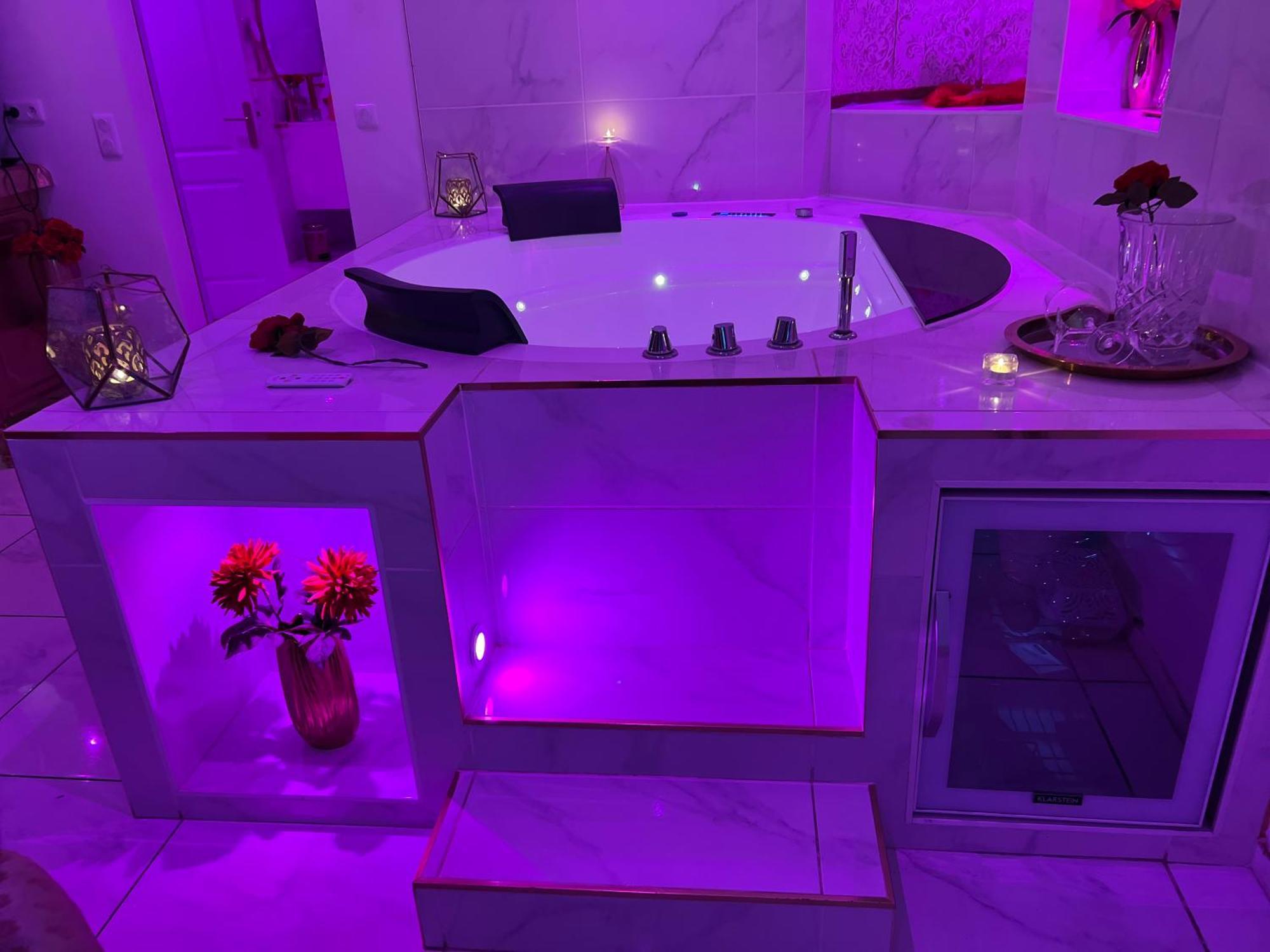 Romantique Avec Jaccuzy A La Gare De