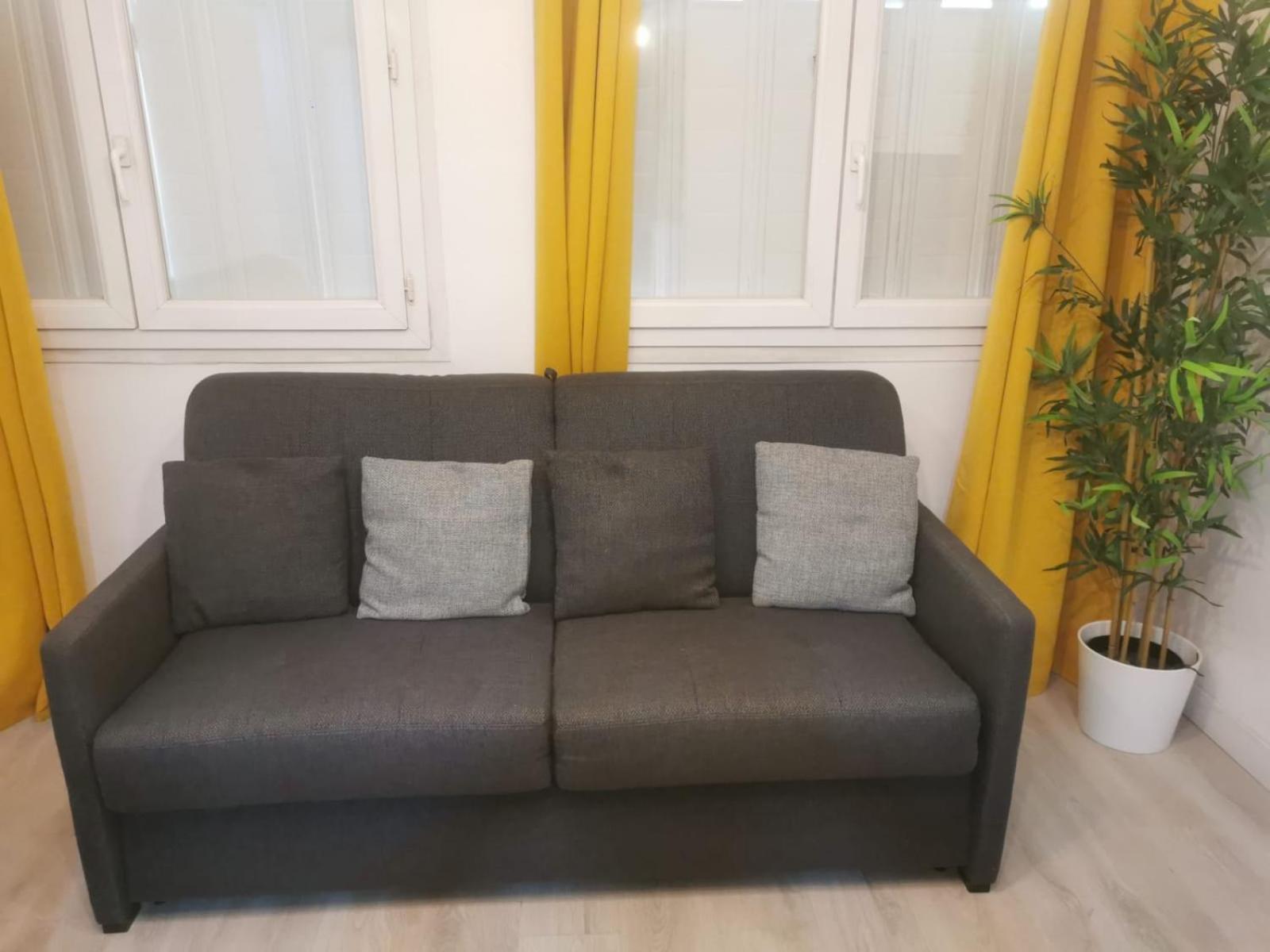Superbe 8 Personnes 2 2 Salles De Bain Wifi Netflix Et Parking Gratuit Apartment