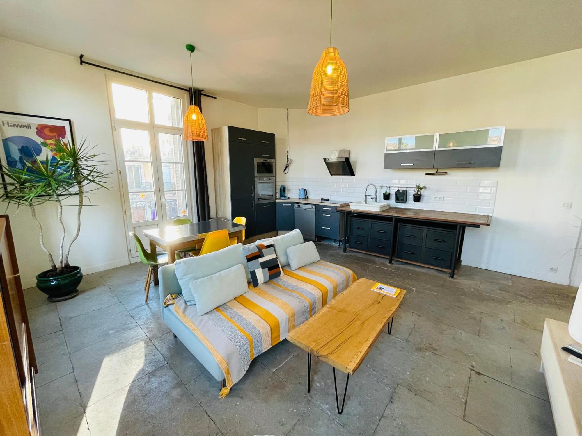 Climatise 50m2 Proche Centre Et Gare Apartment *