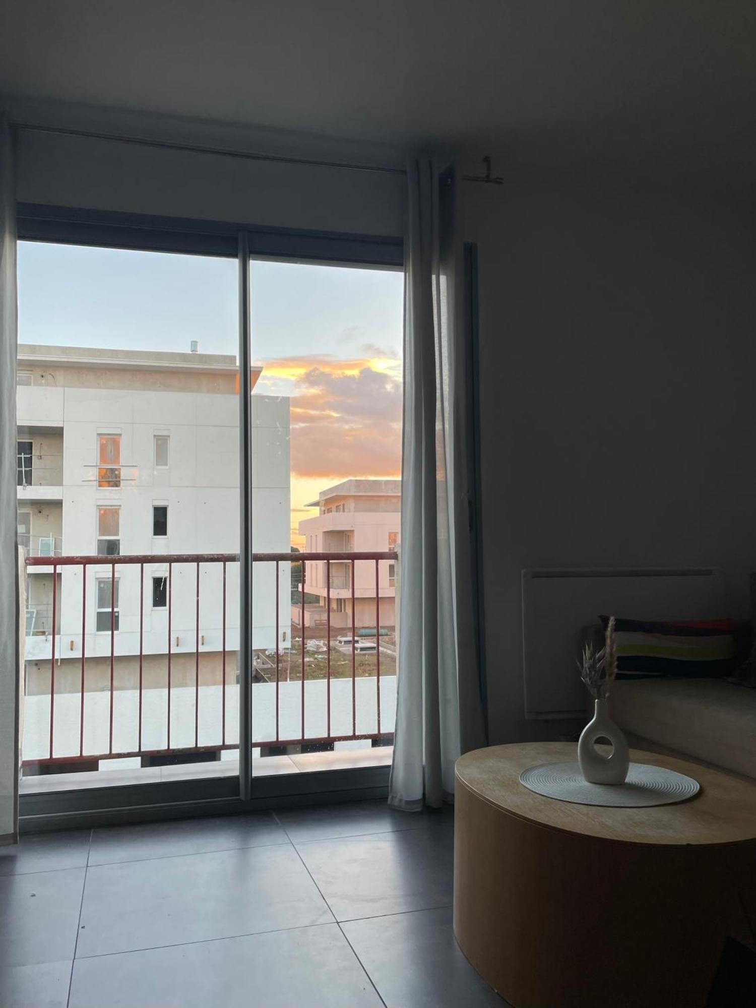 Appartement Magnifique T3 Quartier Près D’arènes Tram Au Pied De L’immeuble