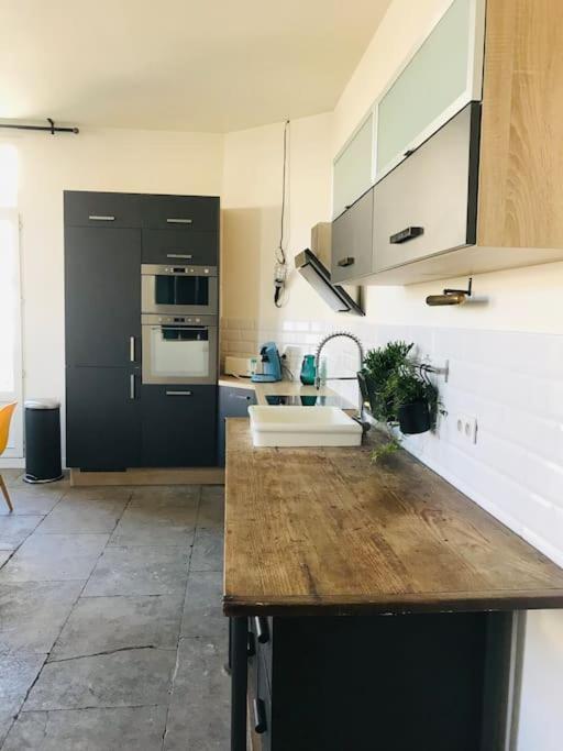 Climatise 50m2 Proche Centre Et Gare Apartment