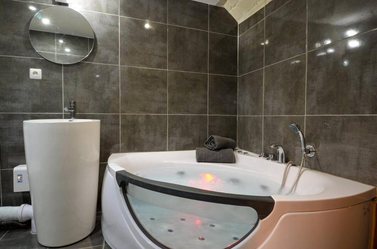 Apartment De Charme - Videoprojecteur Et Spa En Centre Montpellier