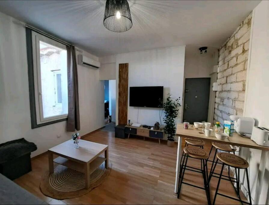 Logement Cosy Pour 4, Wifi, Centre *